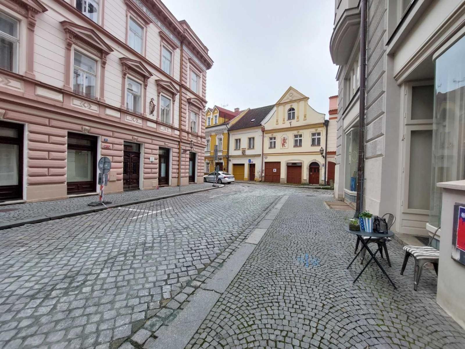 Prostorny Byt V Centru 3 Kk 80 M2 Hradec Králové 外观 照片